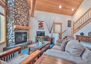 Klamath Falls Family Cottage Hike and Explore!