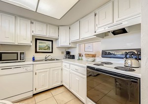 Lovely beachfront, corner unit overlooking pool and clubhouse ~ HA501