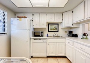 Lovely beachfront, corner unit overlooking pool and clubhouse ~ HA501