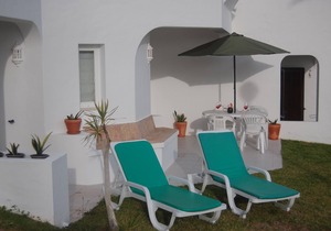 ModGround Floor 2 Twin Bedroom Apartment ,2 bathrooms,south facing,Private Patio