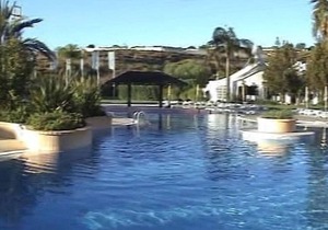 ModGround Floor 2 Twin Bedroom Apartment ,2 bathrooms,south facing,Private Patio