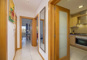 Quinta da Barracuda Upper Floor Stylish 1-bed Apartment 200 metres from Beach