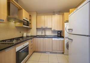 Quinta da Barracuda Upper Floor Stylish 1-bed Apartment 200 metres from Beach