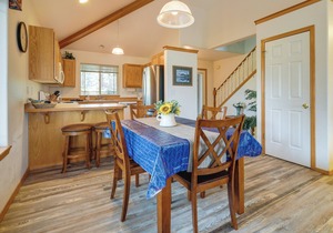 Resort-Style Klamath Falls Home, Golf Course View!