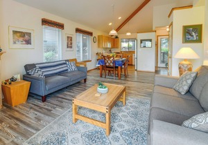 Resort-Style Klamath Falls Home, Golf Course View!