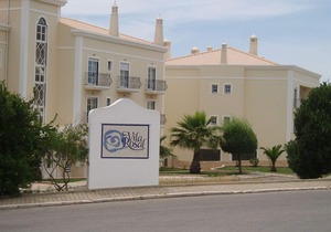 Stunning Luxury Apartment in Fabulous Location Close to Beaches - Vila Rosal CB