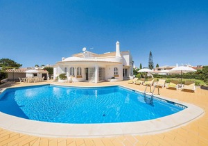 Villa ∙ 3 bedrooms ∙ 6 guests