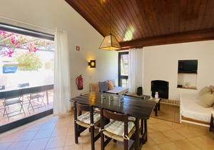 Villa, Albufeira, 2 bedrooms, 200 m from the Strip, 500m from the beach, pool and garden