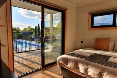 Christina's Luxury Retreat 【 MAR 2024 】 House in Bright, Australia