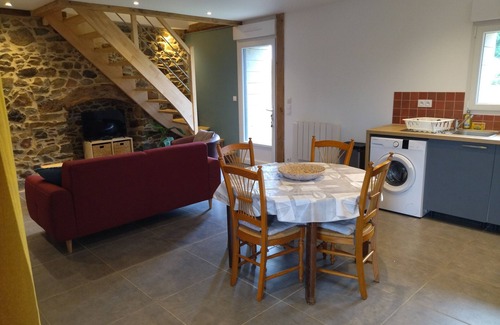 Pleguien Apartment | À 5 Minutes de la mer , Appartement Tout Confort Dans une Longère en Pierre