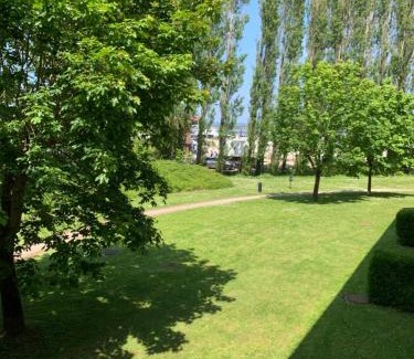 Le Touquet-Paris-Plage Apartment | À COTÉ DE LA BAIE DE CANCHE-Appt 4pers-Linge compris-Lits faits-1CHB 1 lit double-1CABINE 1 lit superposé-2SDB-piscine-parking-boulodrome-tennis