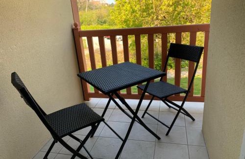 Le Touquet-Paris-Plage Apartment | À COTÉ DE LA BAIE DE CANCHE-Appt 4pers-Linge compris-Lits faits-1CHB 1 lit double-1CABINE 1 lit superposé-2SDB-piscine-parking-boulodrome-tennis