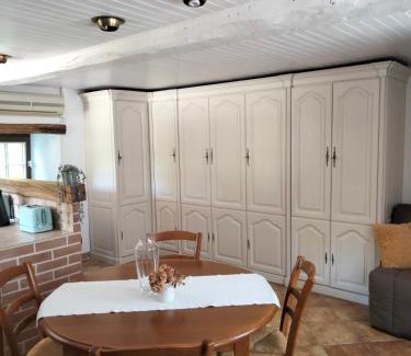 Avallon House | à l'orée du bois