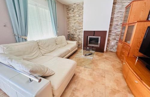 Nerja City Centre House | Ático con piscina privada en el corazón de Nerja!