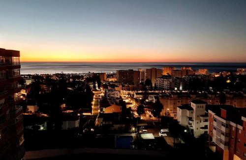 Carihuela Apartment | Ático con vistas panorámicas en Torremolinos