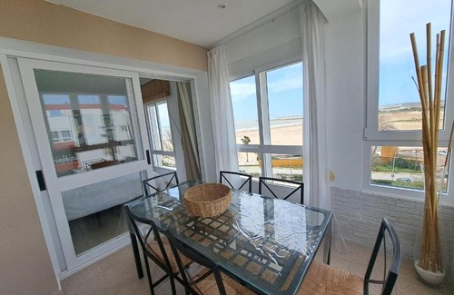 Valdelagrana Apartment | Ático primera línea de playa con vistas al Mar-Climatizado-Wifi-Parking-Solo familias