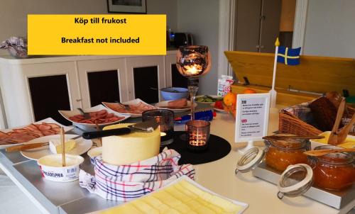 Aahus Bed & Breakfast | Åhus B&B och Vandrarhem