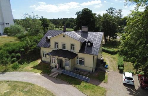Aahus Bed & Breakfast | Åhus B&B och Vandrarhem