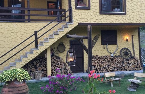 Sapanca Bed & Breakfast | ÇİFLİK DAĞ EVİ