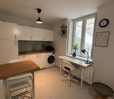 Centre Sud Apartment | Échappée Dijonnaise - studio cosy au cœur du centre ville