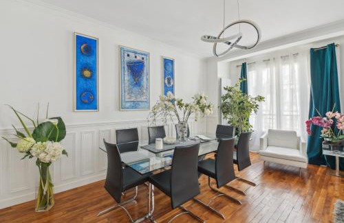 17th Arrondissement Apartment | Élégance parisienne près des Champs-Élysées