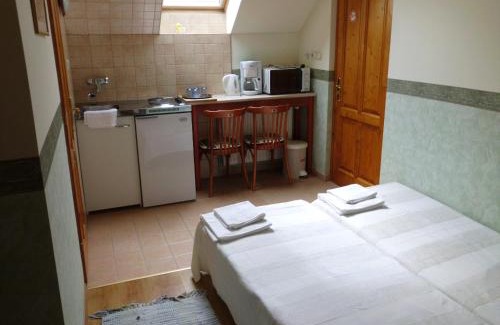 Nagykoros House | Élet es Energia Egészségjavító Szalon