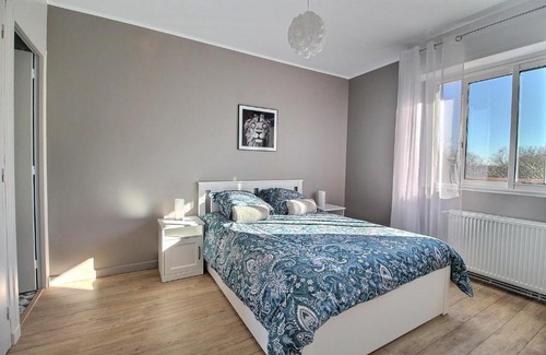 Bourges Apartment | ÉPIPAPU Appartement 57 M2 - Parking privé - Loggia -