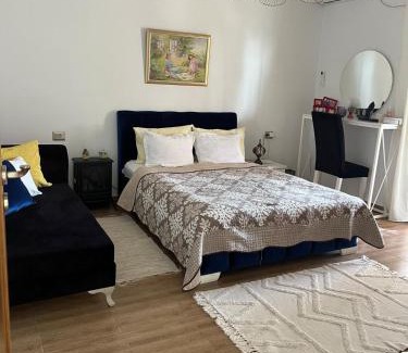 El Menzah Apartment | Étage privé tout confort deux chambres salle de bain et espace cuisine dappoint