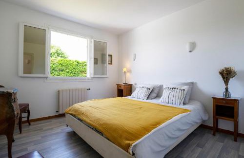 Podensac Villa | Évasion à proximité de Bordeaux - Piscine Privée