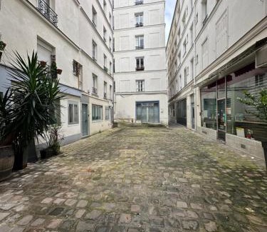Strasbourg -Saint-Denis Apartment | Évasion Parisienne !