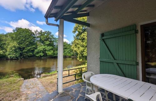 Le Menoux House | Île privée en Berry, nature et pêche, chauffage central - FR-1-591-593