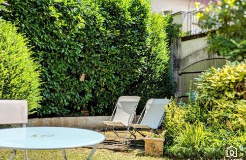 Olivet House | Ô fil de l'eau - Jardin, Cabanon d'Antan, Parking