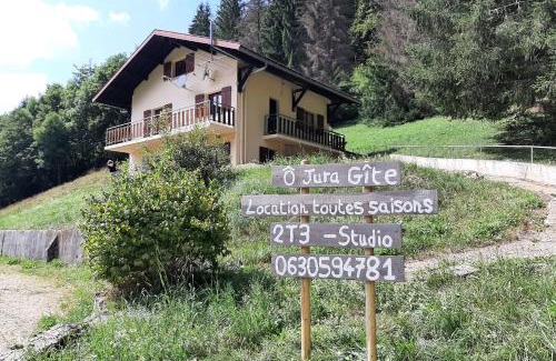 Lajoux Apartment | Ô Jura Gîte, appartement T3 Ecureuil