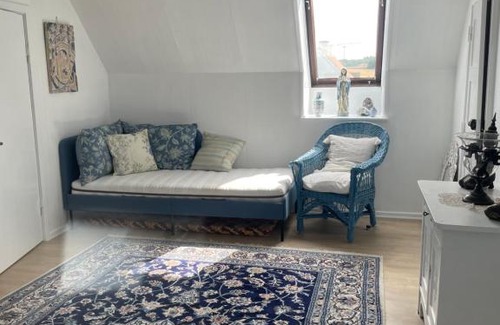Osterlars Apartment | ØsterLars blue Pearl