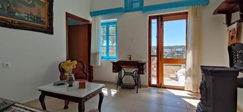 Livadi Villa | Αρχοντικό ΑΤΤΙΚ - ATTIK MANSION
