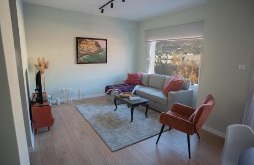 Kastoria Apartment | Παράθυρο στη λίμνη