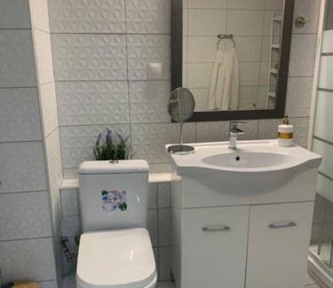 Saronida Apartment | Παραθαλάσσιο στούντιο με κήπο