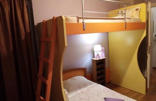 Chios Town Apartment | ΤΕΣΣΑΡΙ ΣΤΟΝ ΝΑΥΤΙΚΟ ΟΜΙΛΟ Χíου