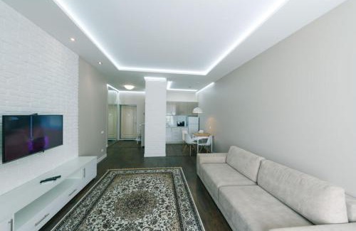 Pechers'kyi District Apartment | Квартира на улице Деловая