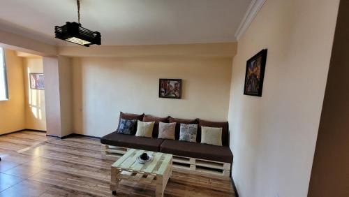 Yerevan Apartment | Квартира около мед центра Астхик