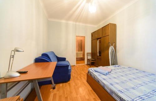 Shevchenkivs'kyi District Apartment | Квартира по адресу ул. Черняховского 12