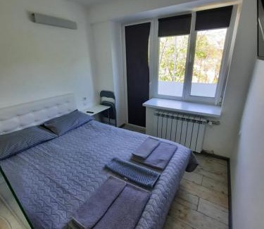 Shevchenkivs'kyi District Apartment | Посуточно мини-студия метро Дорогожичи Киев