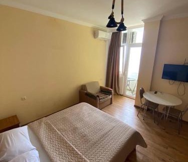 Makhinjauri Apartment | Светлый и комфортный номер с видом на море