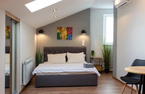 Petrovskoye Apartment | Сучасна квартира в центрі на Харківській набережній 3-2
