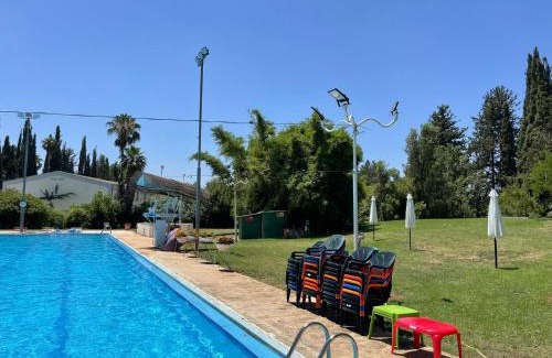Bruchim Qela' Alon Villa | אצל אהרונ'ק Aronek's Place