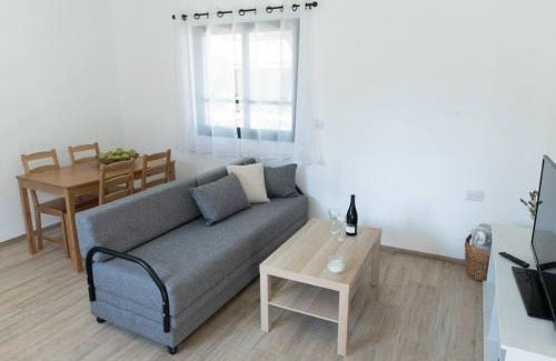 Bruchim Qela' Alon Villa | אצל אהרונ'ק Aronek's Place