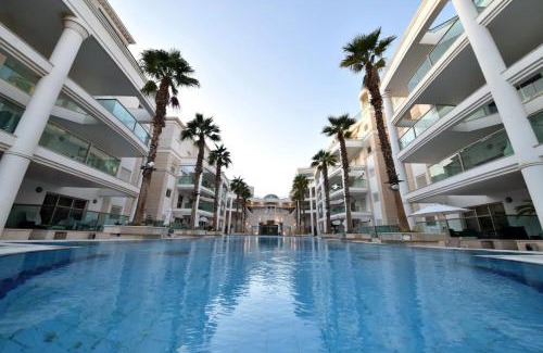 Eilat Apartment | דירת גן על שפת הבריכה