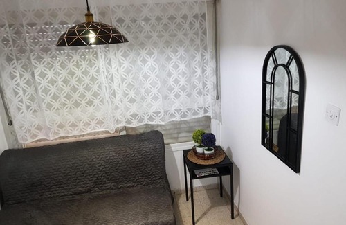 Safed Old City Apartment | דירת נופש בוטיק - נוף לרבי שמעון