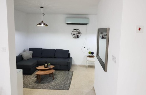 Safed Old City Apartment | דירת נופש בוטיק - נוף לרבי שמעון