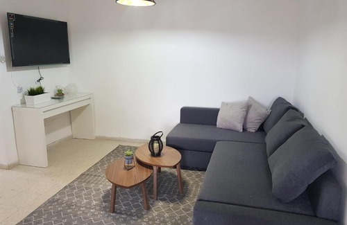 Safed Old City Apartment | דירת נופש בוטיק - נוף לרבי שמעון